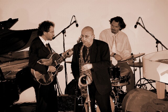min 2006 12 15 beaune boogie 253 sepia
